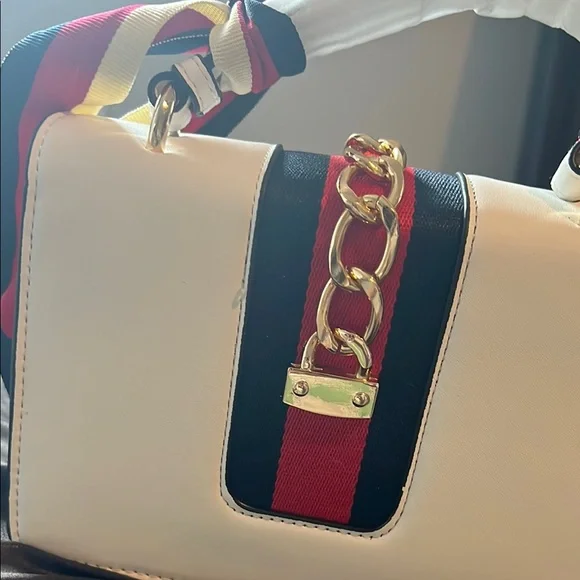Stylish White Crossbody Bag with Striped Strap - Picture 3 of 7